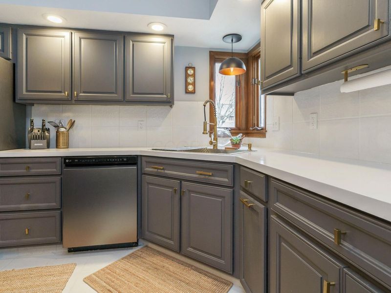 8176 Lake Bluff Court , Columbus, OH 43235 Photo 20