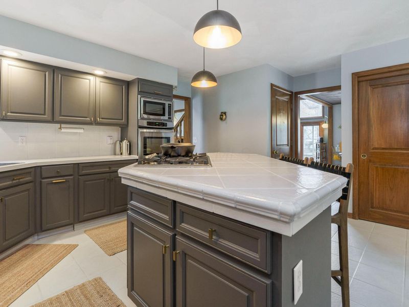 8176 Lake Bluff Court , Columbus, OH 43235 Photo 21