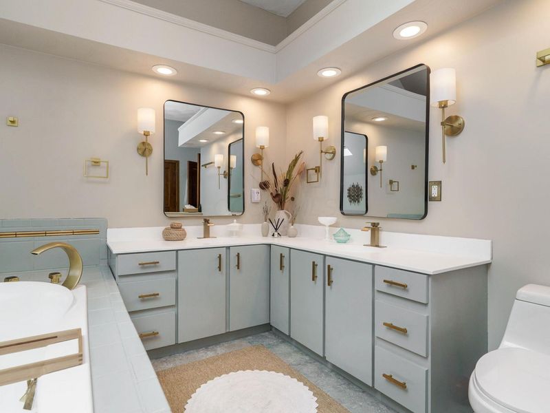 8176 Lake Bluff Court , Columbus, OH 43235 Photo 37