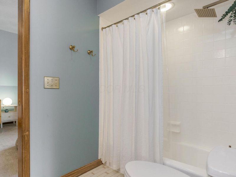 8176 Lake Bluff Court , Columbus, OH 43235 Photo 42