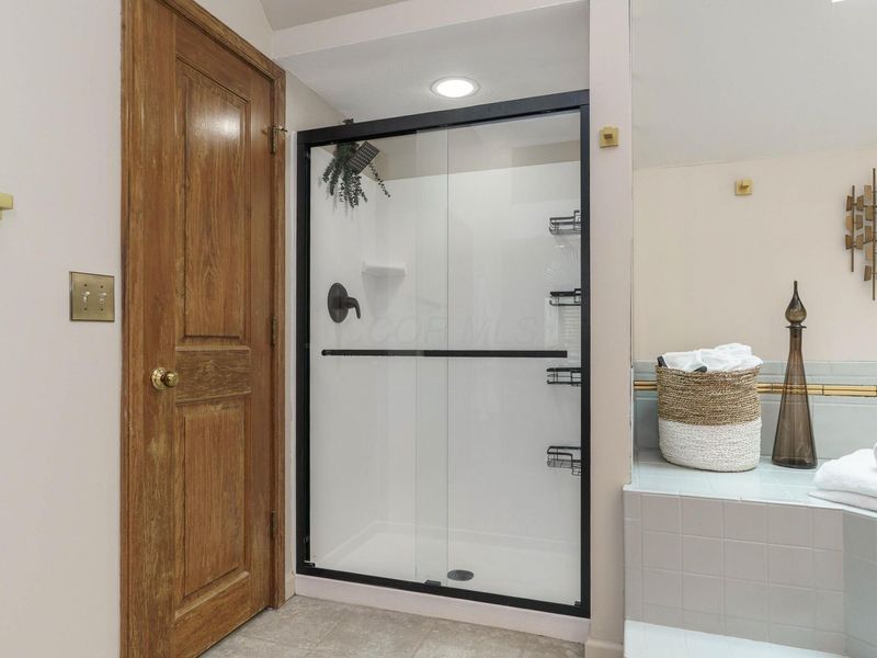 8176 Lake Bluff Court , Columbus, OH 43235 Photo 45