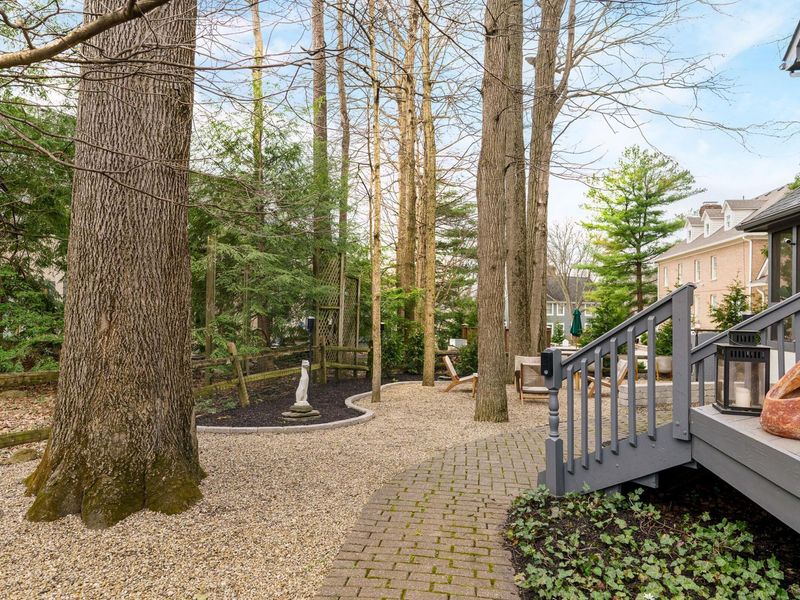 8176 Lake Bluff Court , Columbus, OH 43235 Photo 52