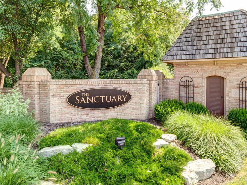 8176 Lake Bluff Court , Columbus, OH 43235 Photo 55