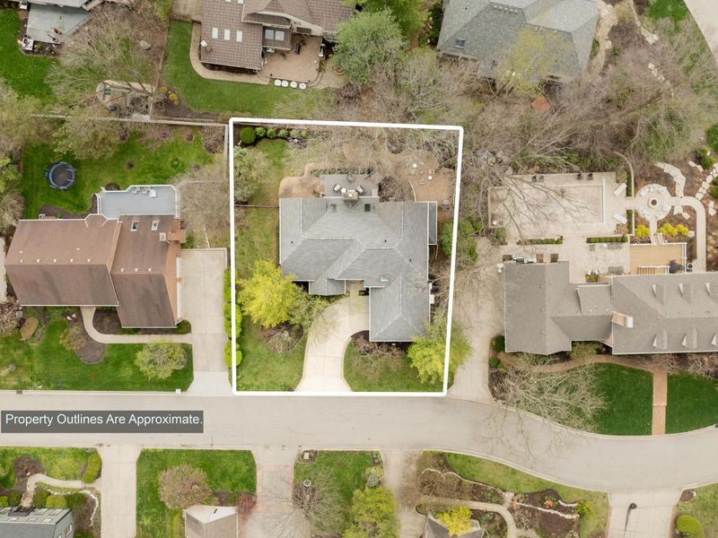 8176 Lake Bluff Court , Columbus, OH 43235 Photo 60