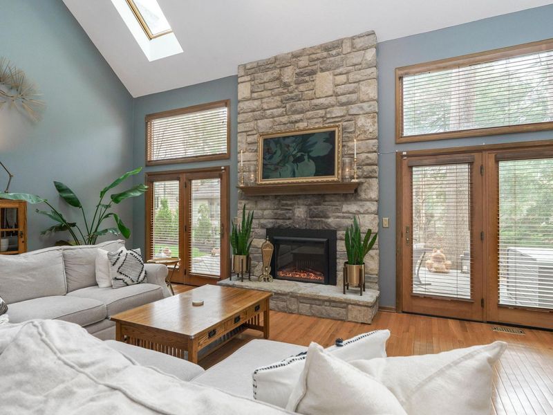 8176 Lake Bluff Court , Columbus, OH 43235 Photo 7