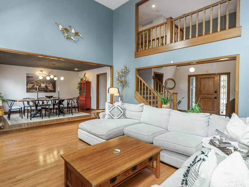 8176 Lake Bluff Court , Columbus, OH 43235 Photo 9