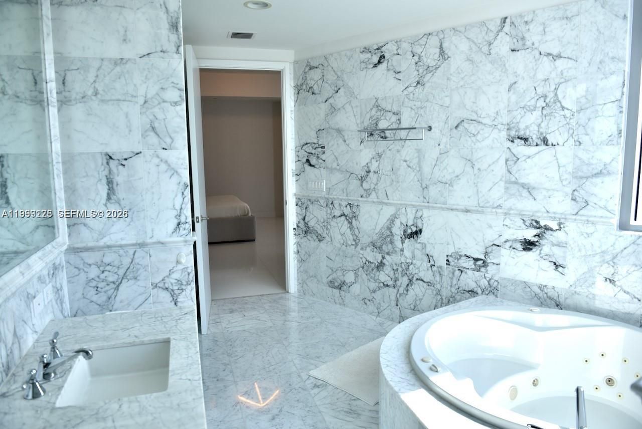 17475 Collins Ave, Unit 2802, Sunny Isles Beach, FL 33160 Photo