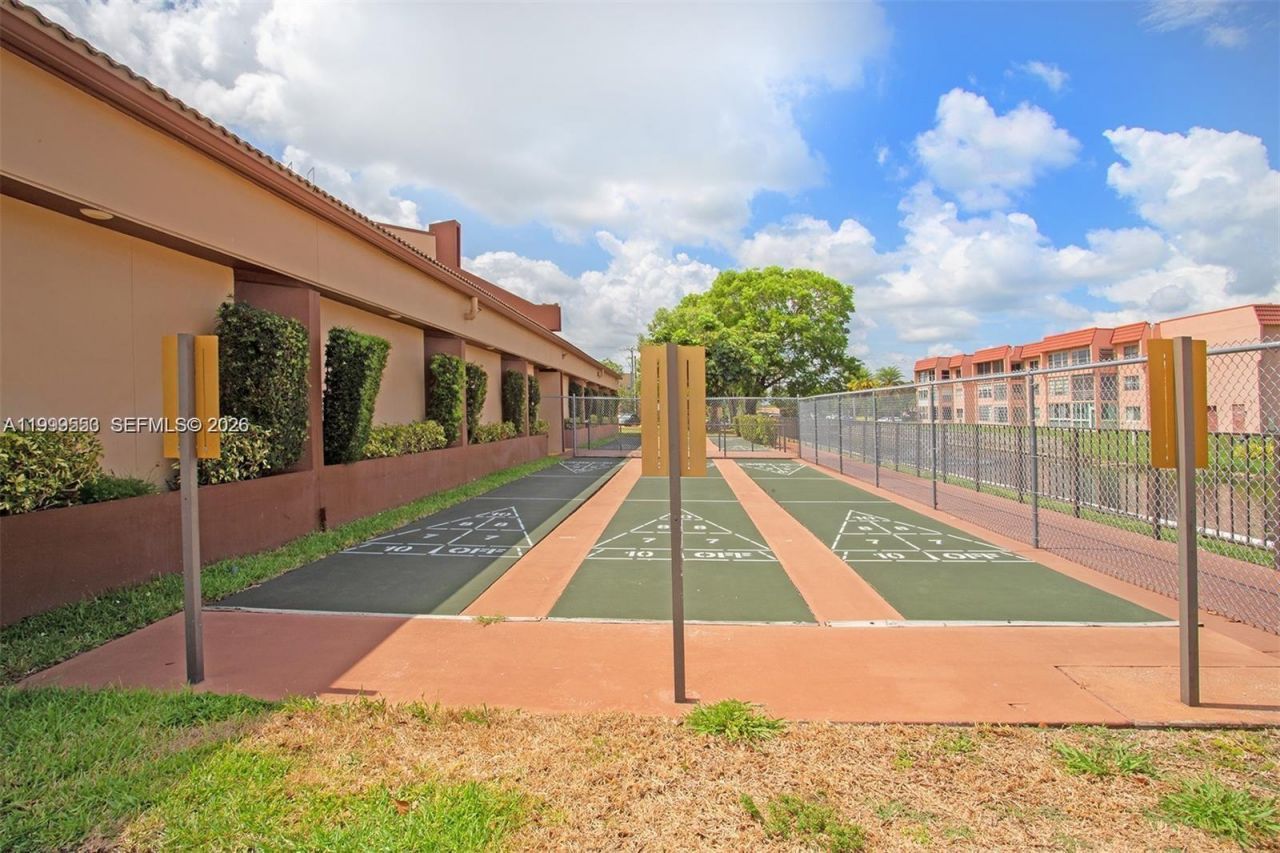 8901 Sunrise Lakes Blvd, Unit 204, Sunrise, FL 33322 Photo