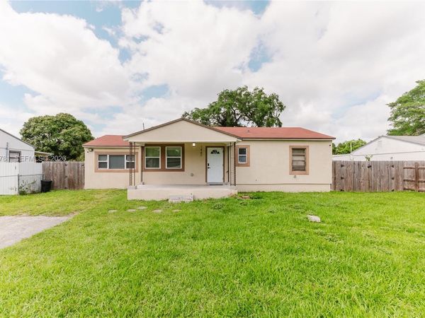 1447 NW 101st St, Miami, FL 33147