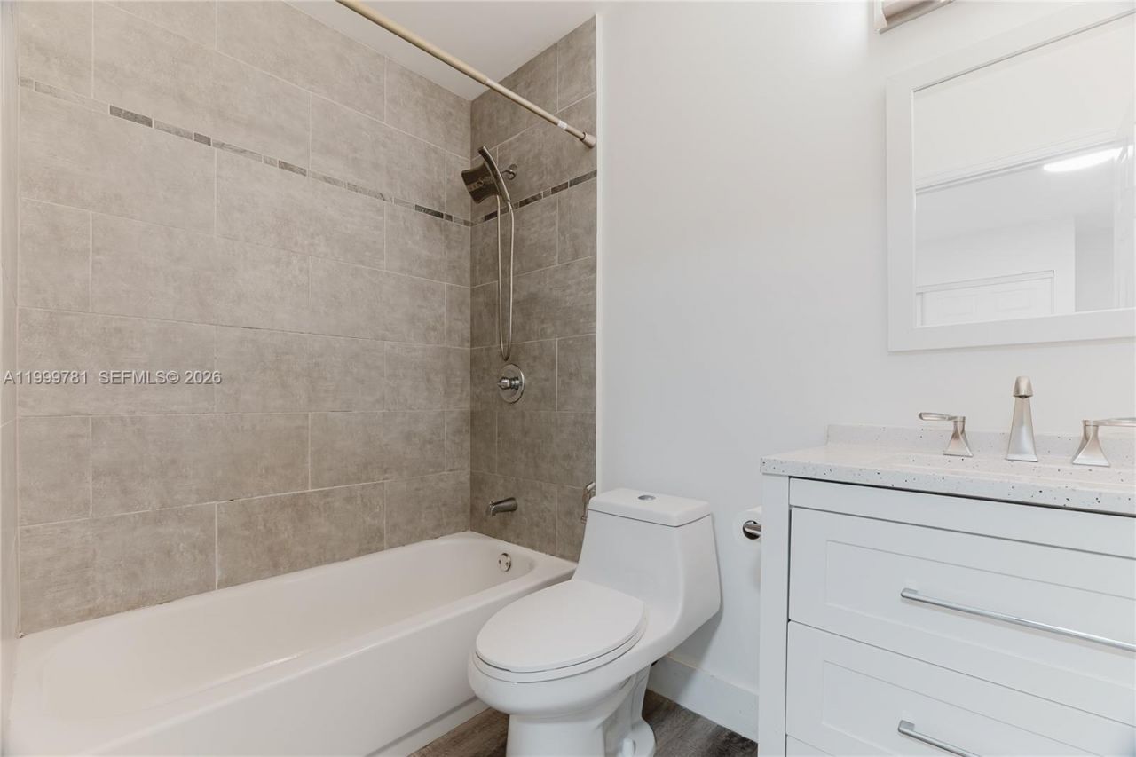 1447 NW 101st St, Miami, FL 33147 Photo