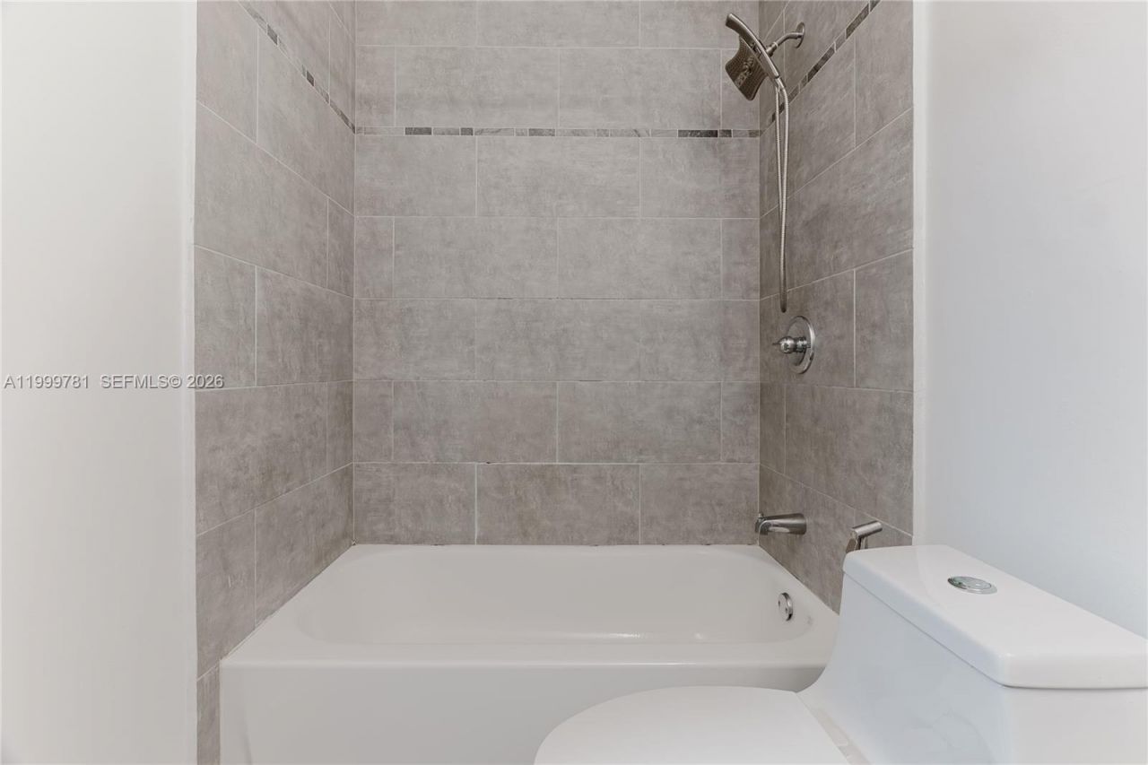 1447 NW 101st St, Miami, FL 33147 Photo