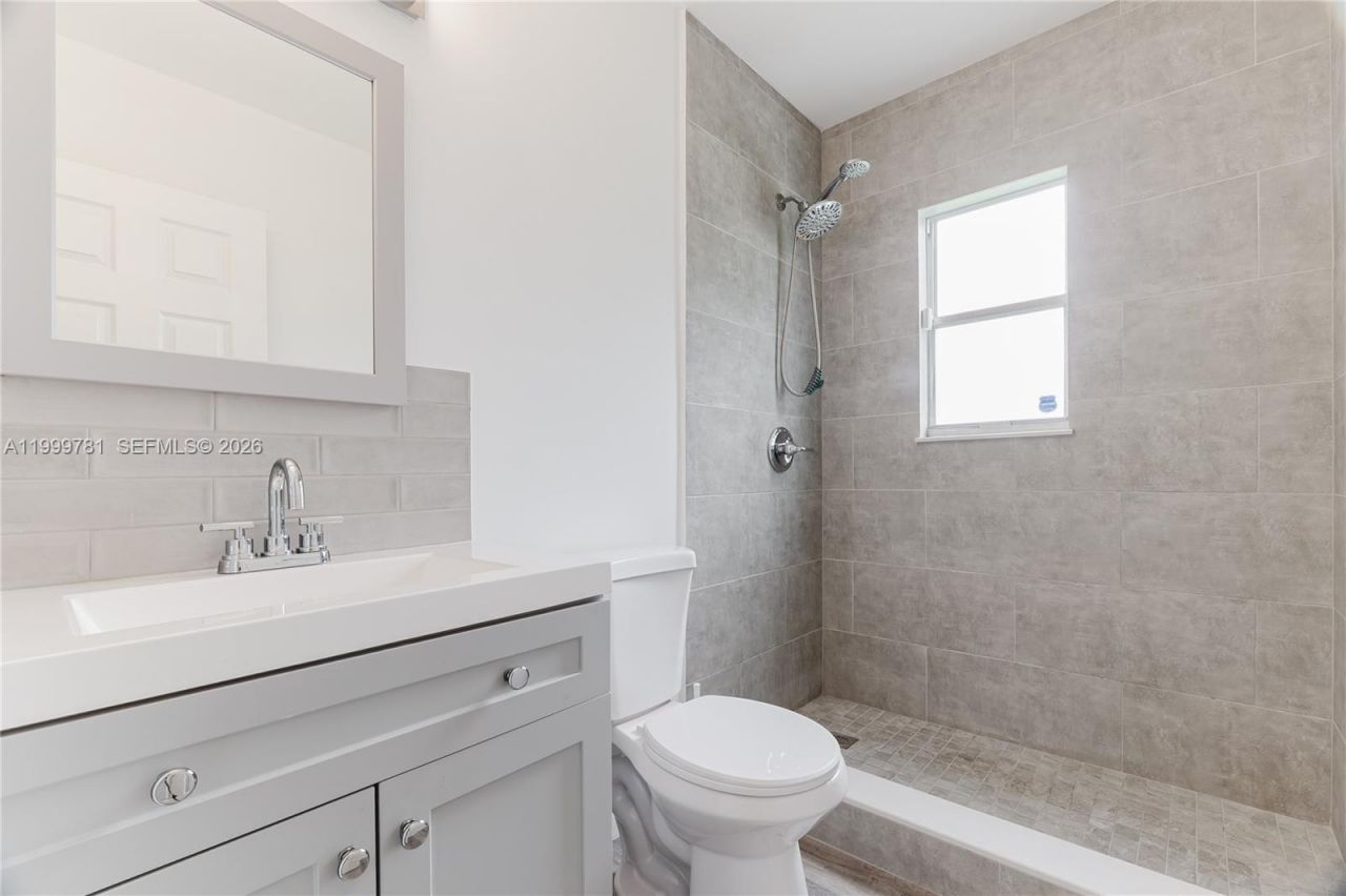 1447 NW 101st St, Miami, FL 33147 Photo