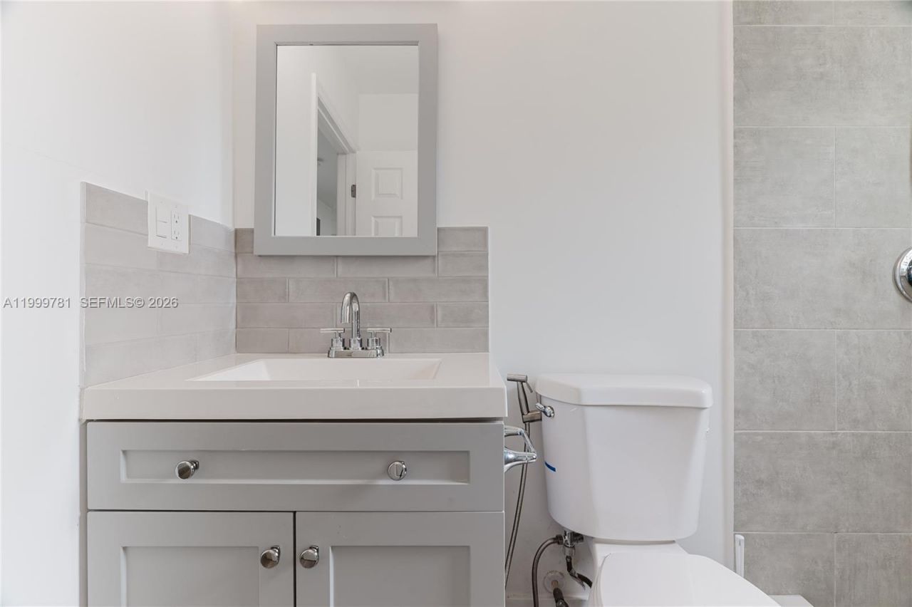 1447 NW 101st St, Miami, FL 33147 Photo