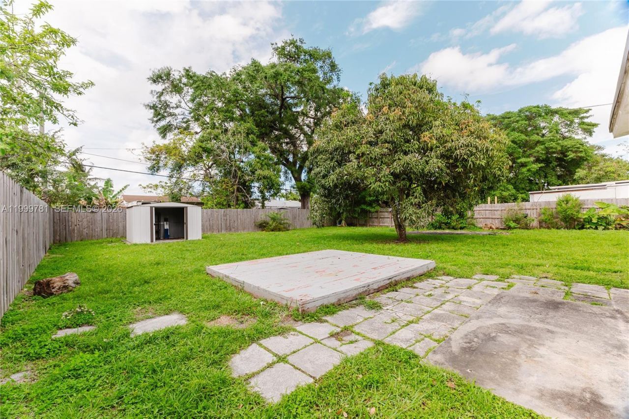 1447 NW 101st St, Miami, FL 33147 Photo