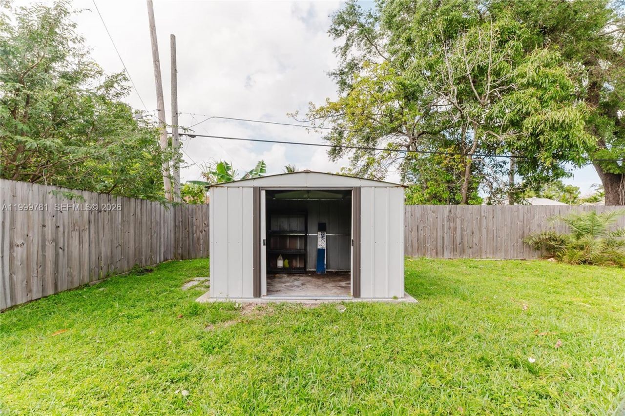 1447 NW 101st St, Miami, FL 33147 Photo