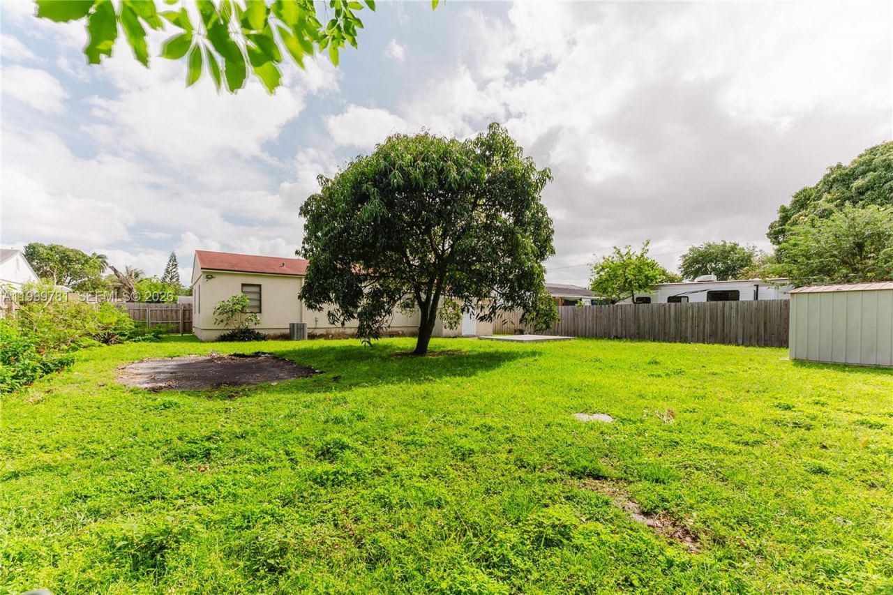 1447 NW 101st St, Miami, FL 33147 Photo