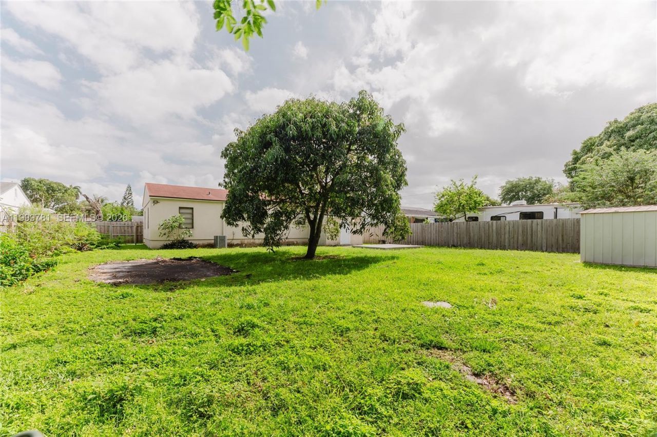 1447 NW 101st St, Miami, FL 33147 Photo