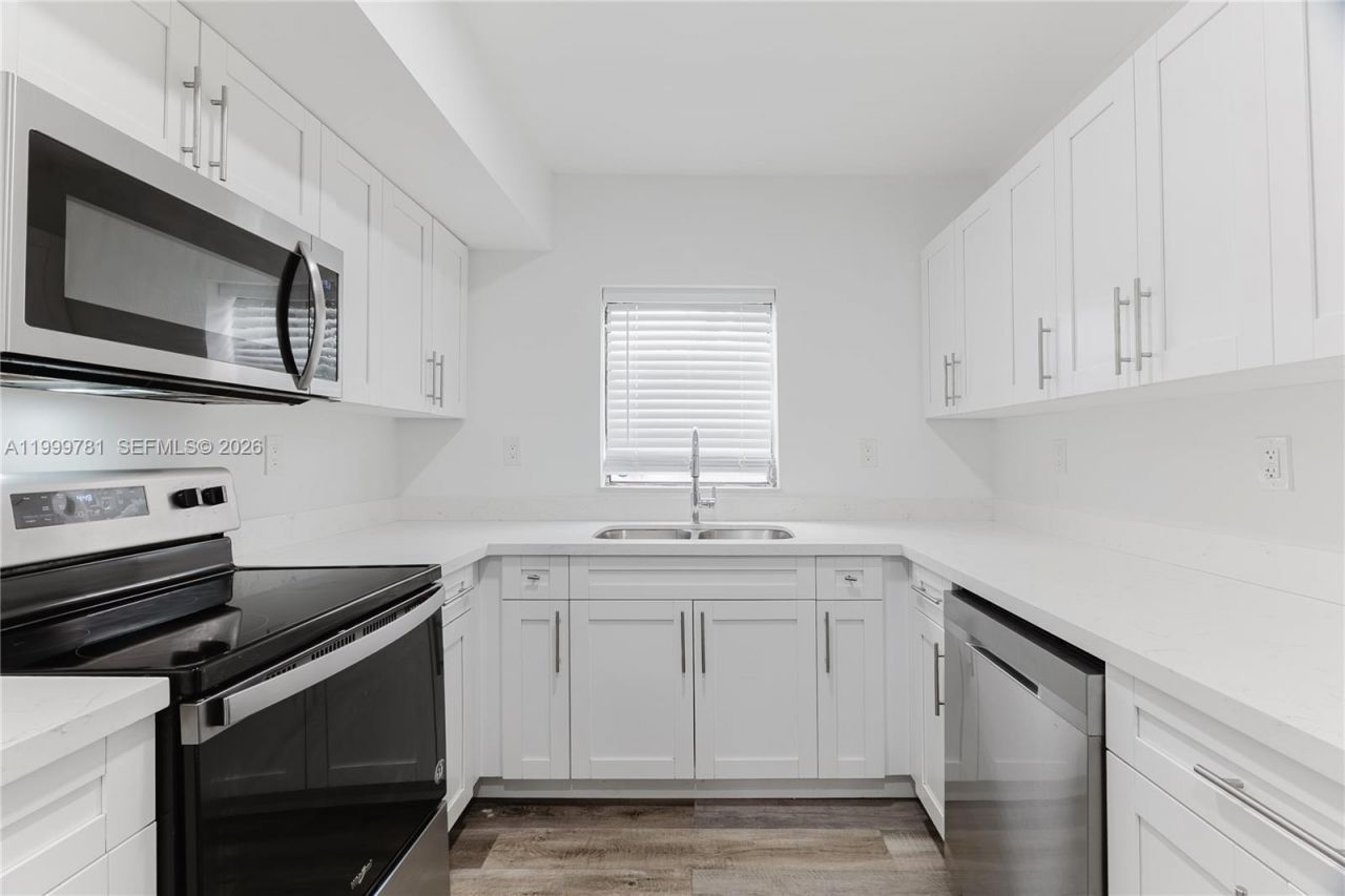 1447 NW 101st St, Miami, FL 33147 Photo