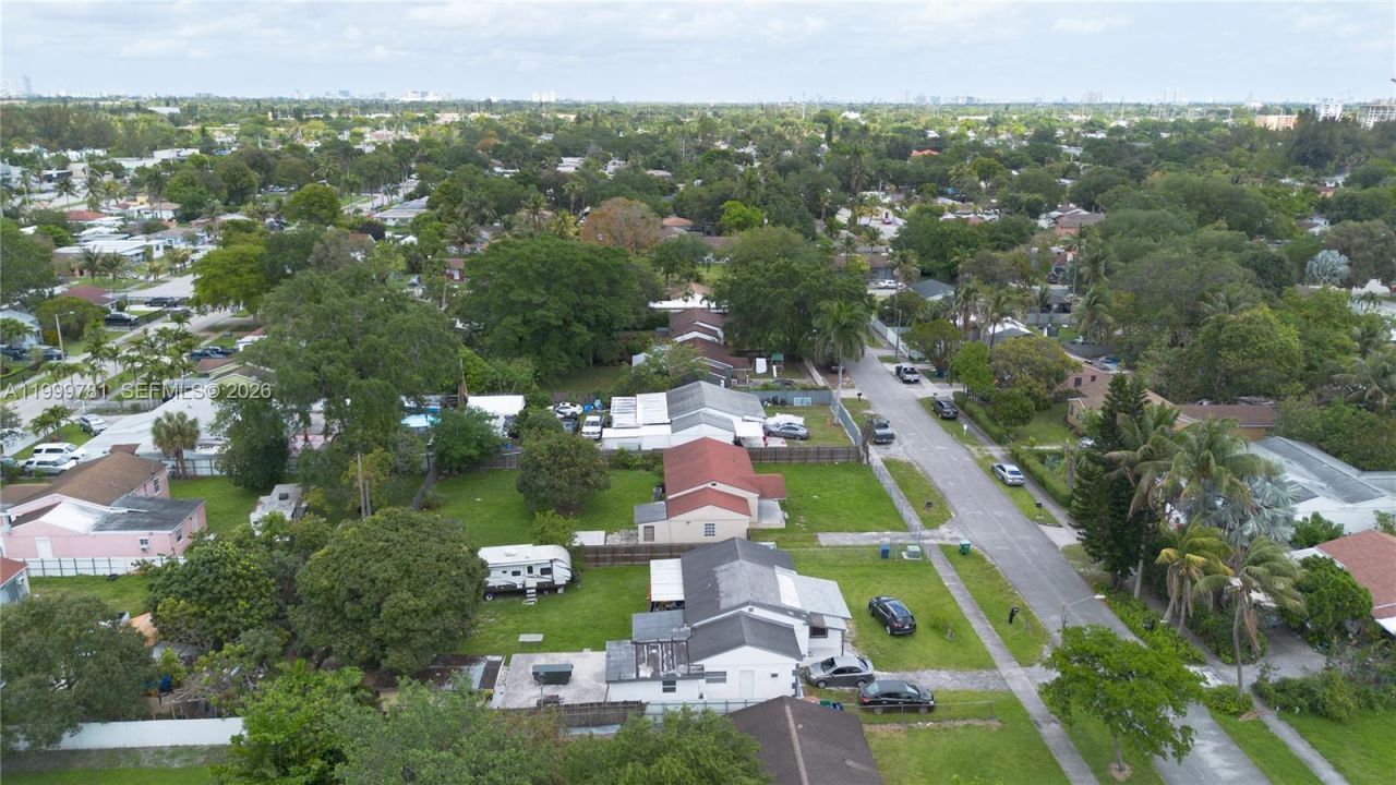 1447 NW 101st St, Miami, FL 33147 Photo
