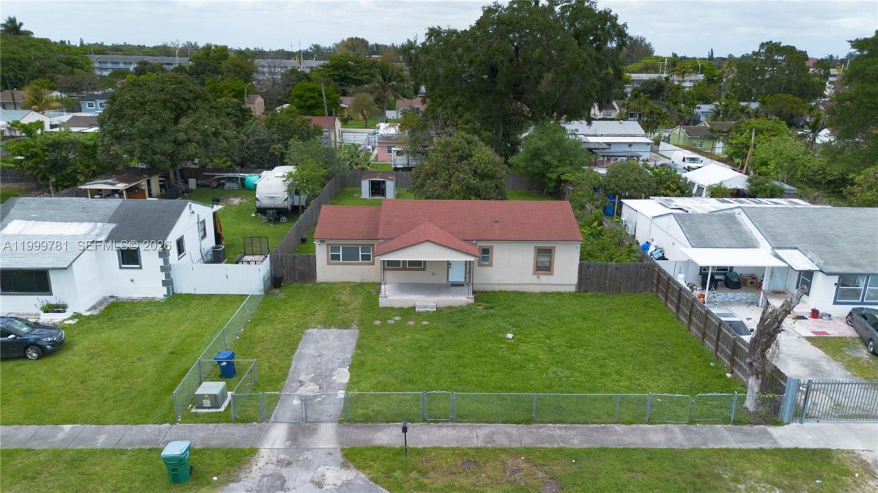 1447 NW 101st St, Miami, FL 33147 Photo