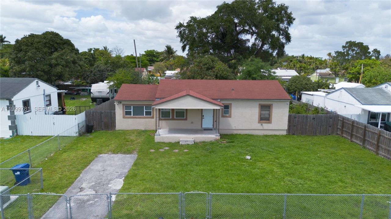 1447 NW 101st St, Miami, FL 33147 Photo