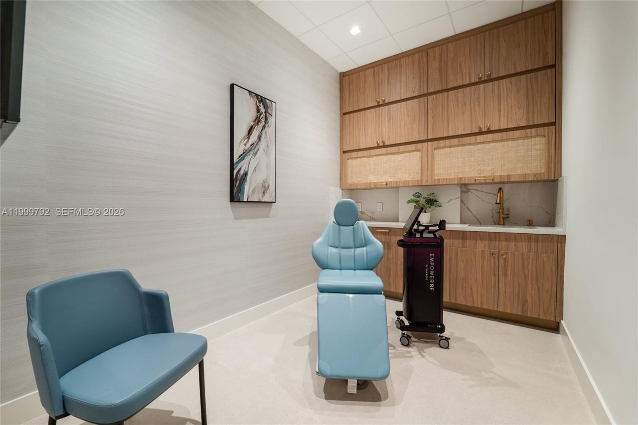 1340 S Dixie Hwy, Coral Gables, FL 33146 Photo