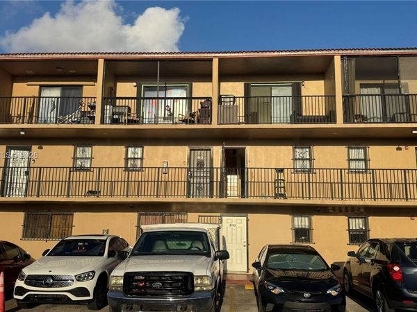 2319 W 60th St , Unit D203, Hialeah, FL 33016