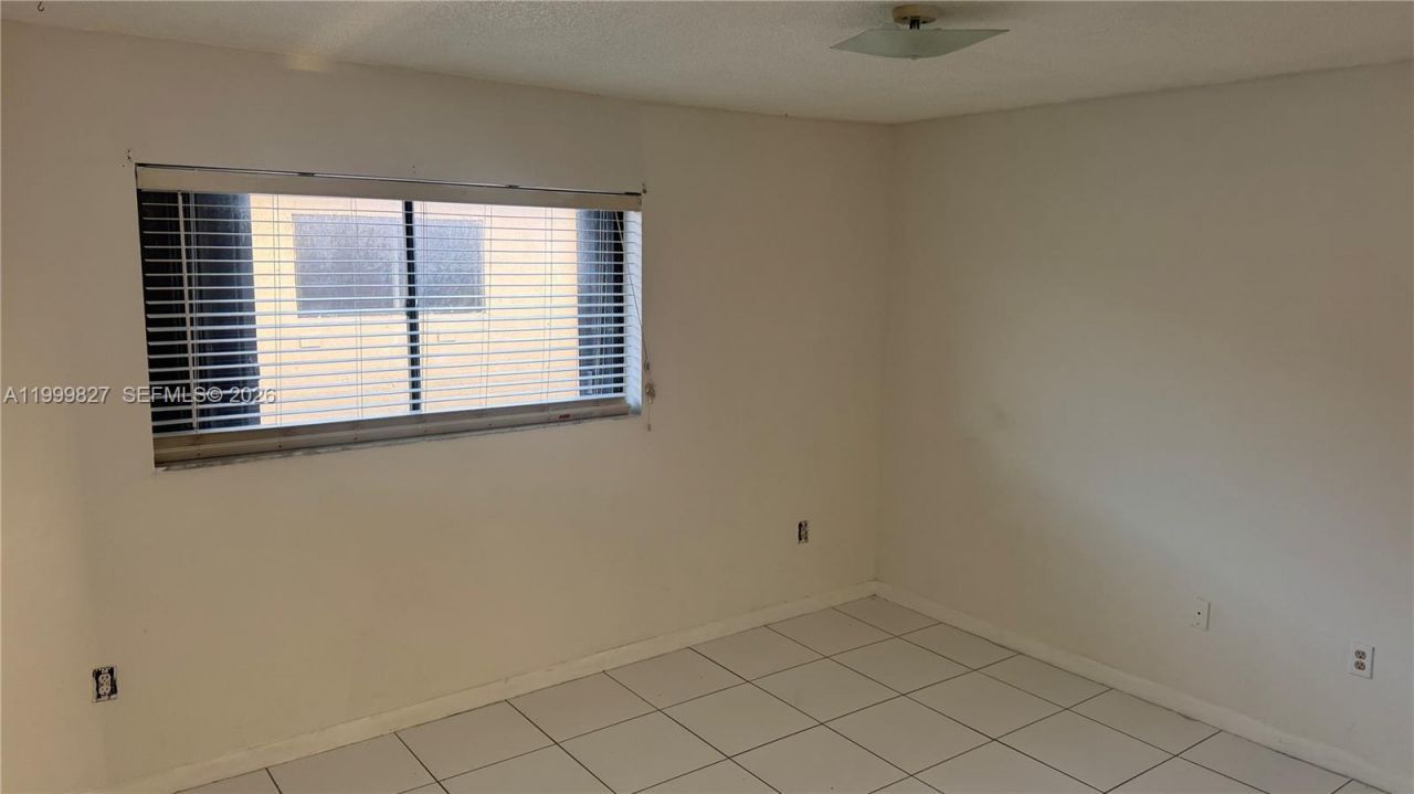 2319 W 60th St, Unit D203, Hialeah, FL 33016 Photo