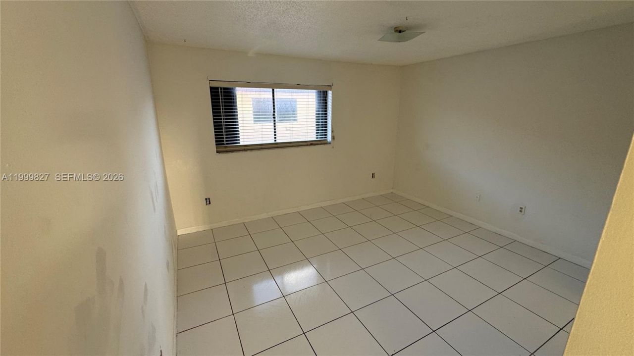2319 W 60th St, Unit D203, Hialeah, FL 33016 Photo