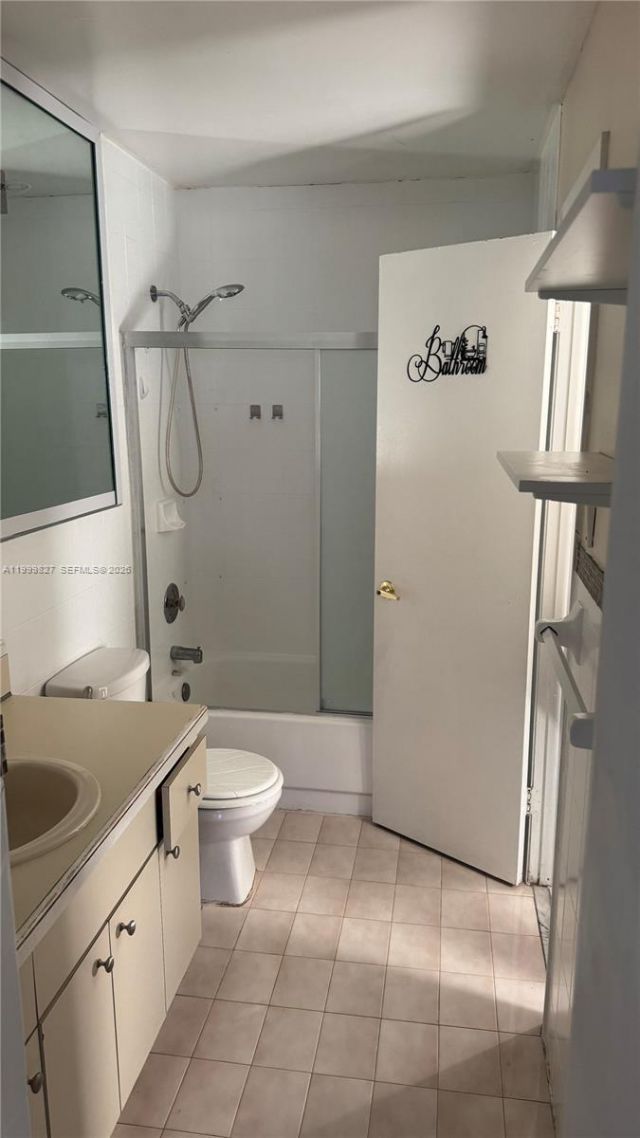 2319 W 60th St, Unit D203, Hialeah, FL 33016 Photo