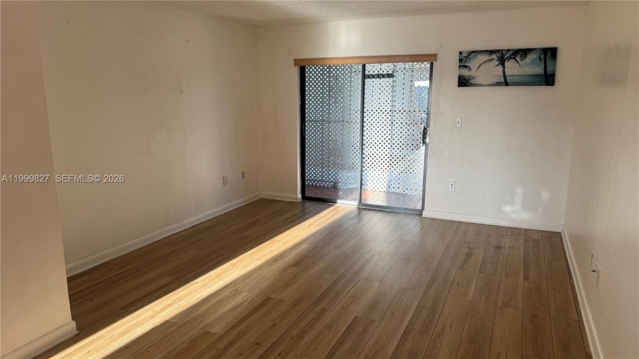 2319 W 60th St, Unit D203, Hialeah, FL 33016 Photo