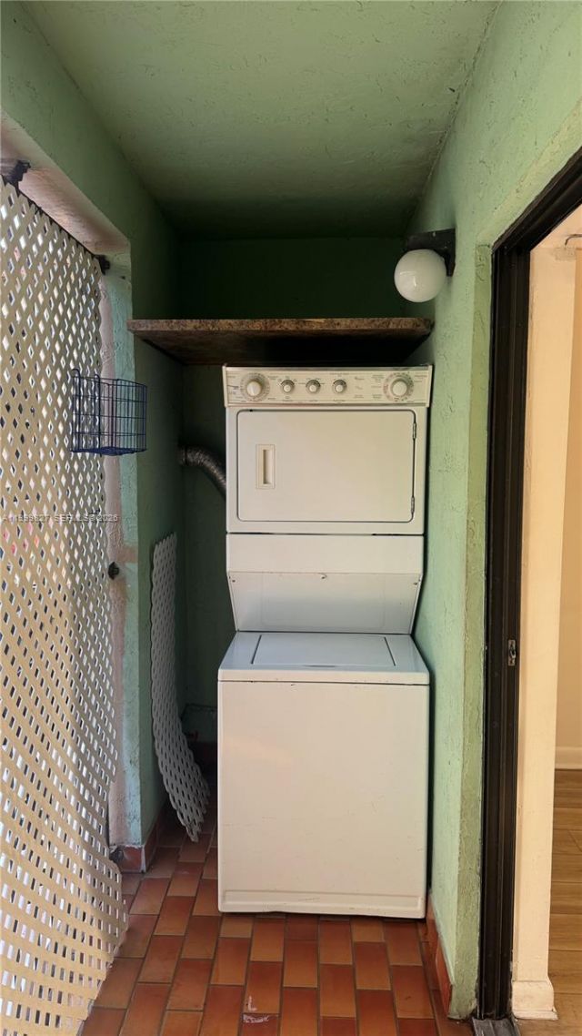 2319 W 60th St, Unit D203, Hialeah, FL 33016 Photo