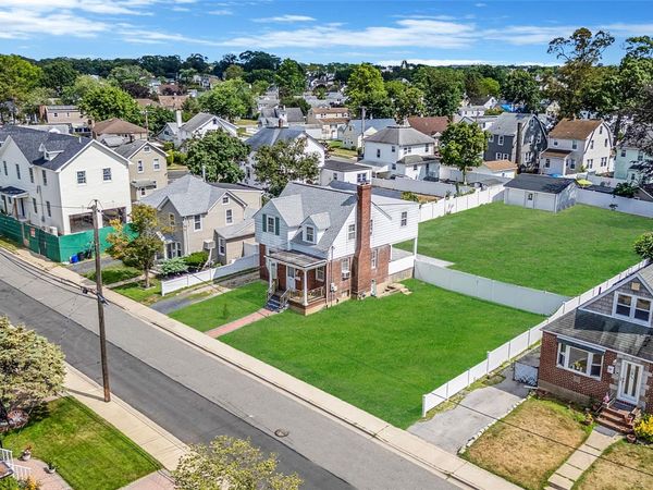 16 Felton Avenue , Valley Stream, NY 11580