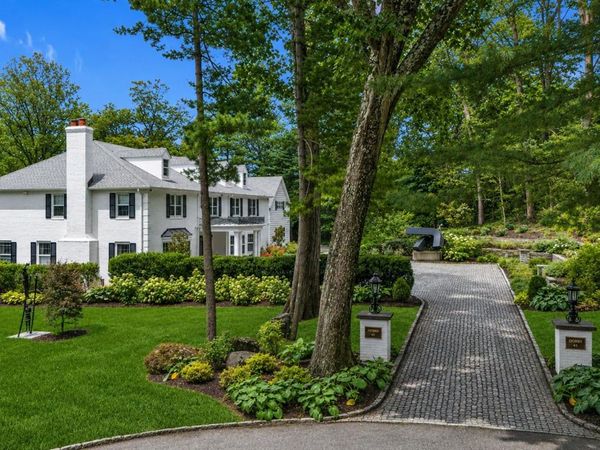 45 Southeast Road, Sands Point, NY 11050