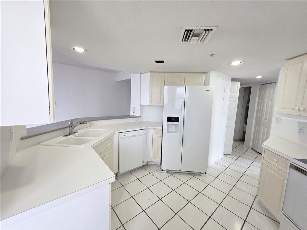 5051 N Highway A1a #7-6, Unit 7-6, Hutchinson Island, FL 34949 Photo
