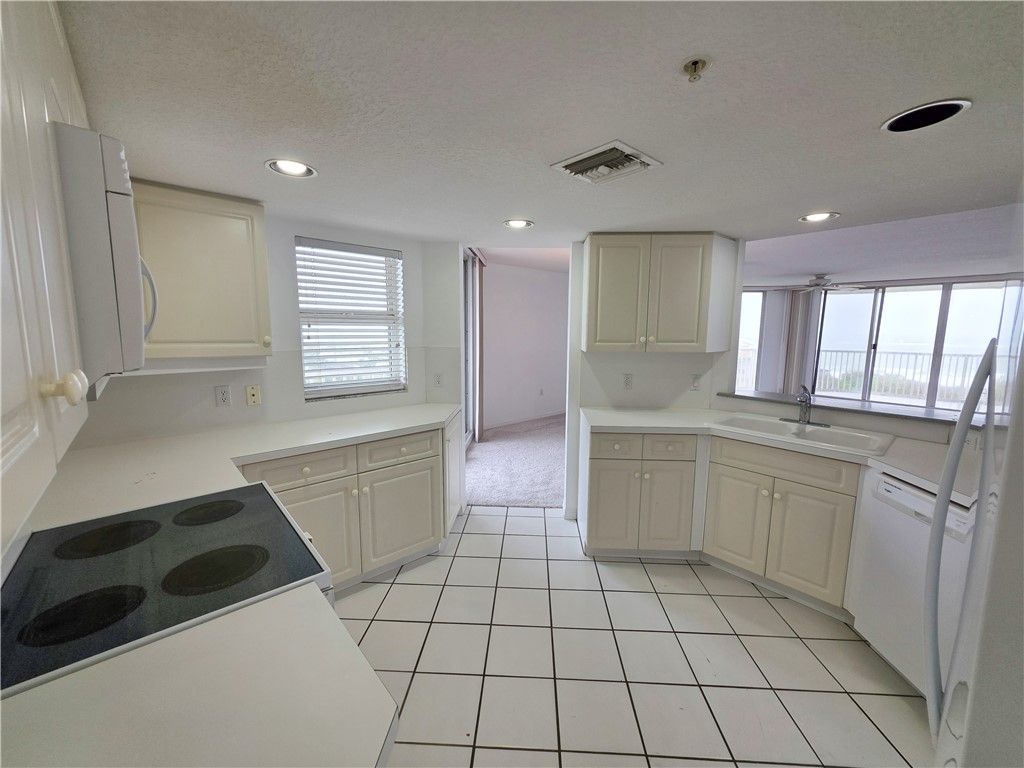 5051 N Highway A1a #7-6, Unit 7-6, Hutchinson Island, FL 34949 Photo
