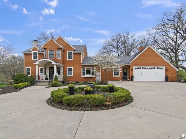 1 HILLCREST Road, Springfield, IL 62704