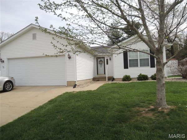 702 Pecan Street , Greenville, IL 62246