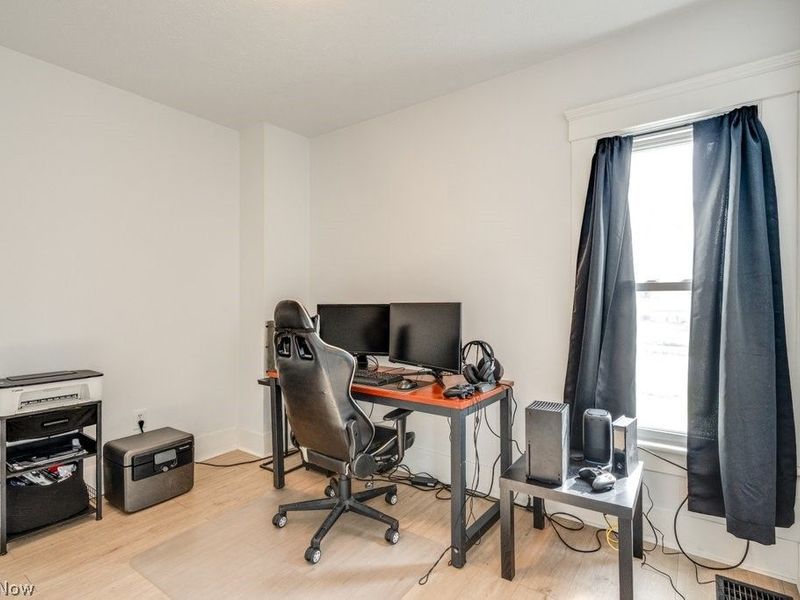 76 16th Street NW, Barberton, OH 44203 Photo 10