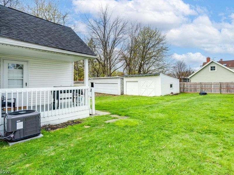 76 16th Street NW, Barberton, OH 44203 Photo 4