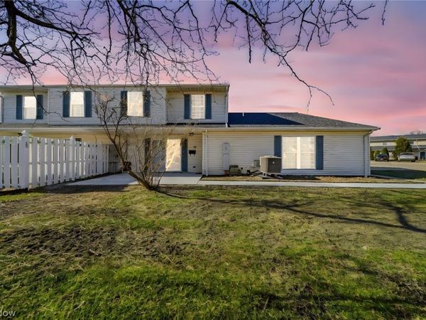 7981 Carriage Circle, Unit B, Mentor, OH 44060