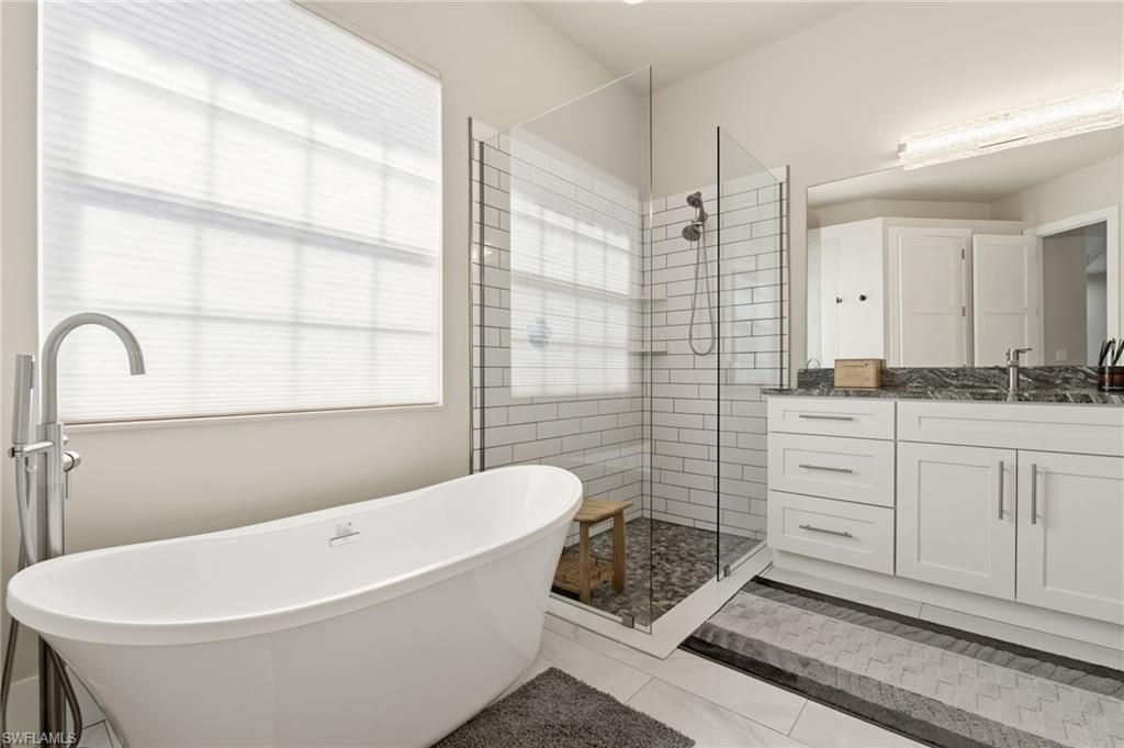 19005 Ridgepoint Dr, Estero, FL 33928 Photo