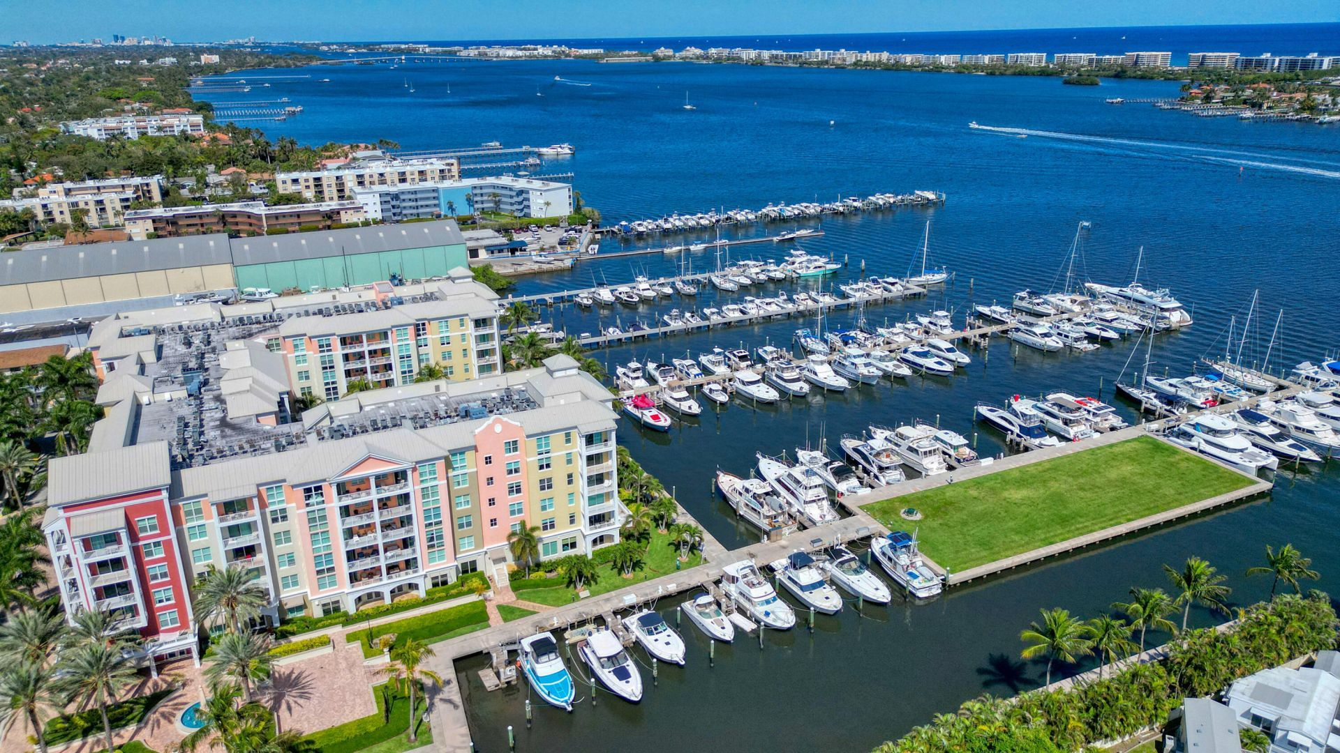 802 W Windward Way, Unit 311, Lantana, FL 33462 Photo