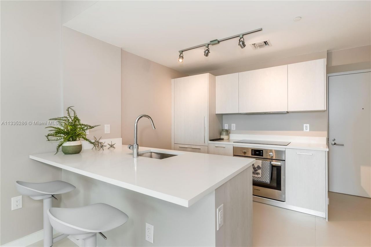 501 NE 31st Street, Unit 1604, Miami, FL 33137 Photo