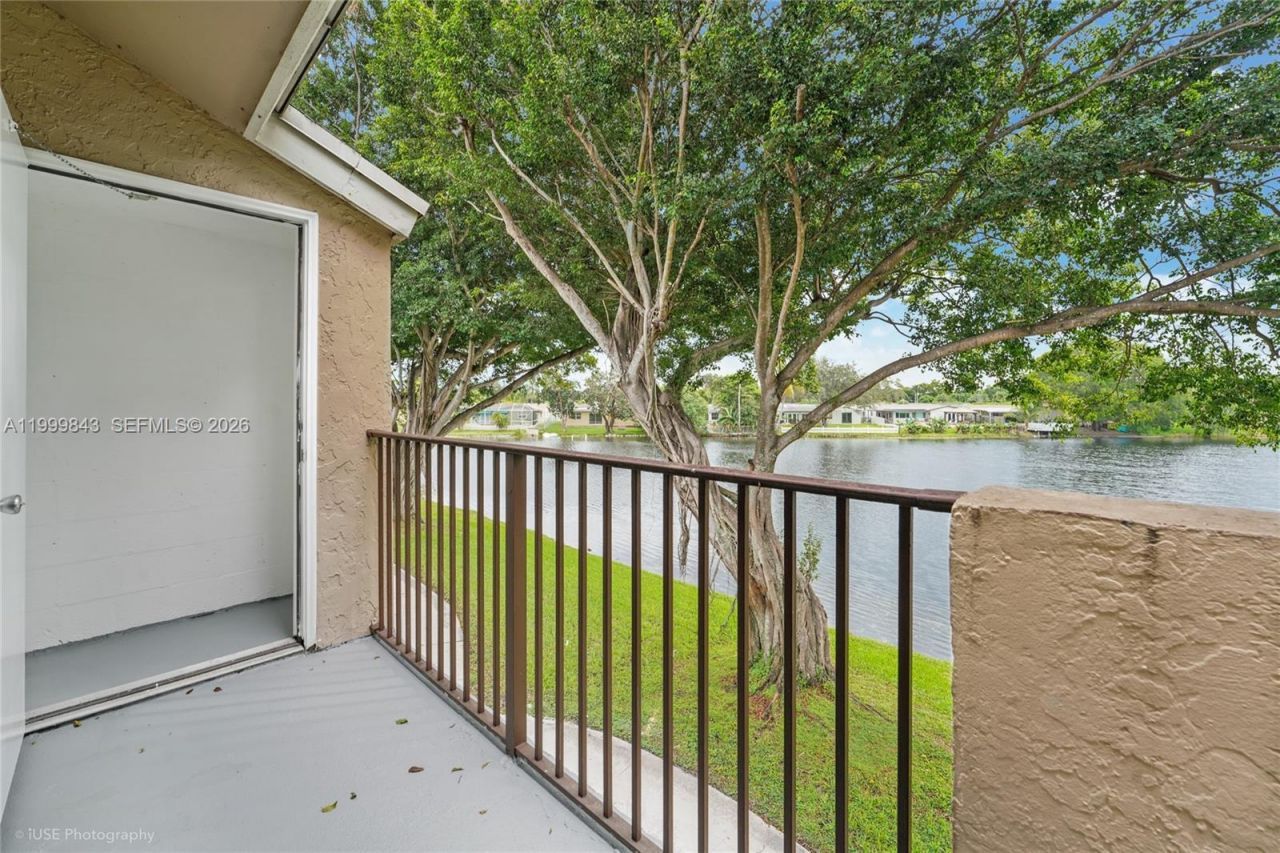 1851 NW 96th Ter, Unit 6K, Pembroke Pines, FL 33024 Photo