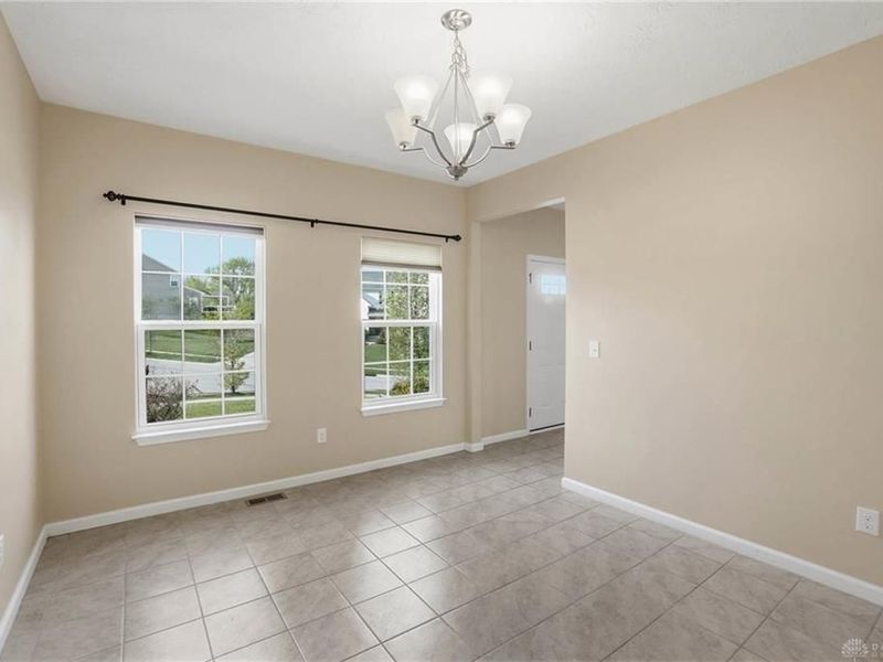 1818 Spring Meadows Drive, Beavercreek Township, OH 45385 Photo 7