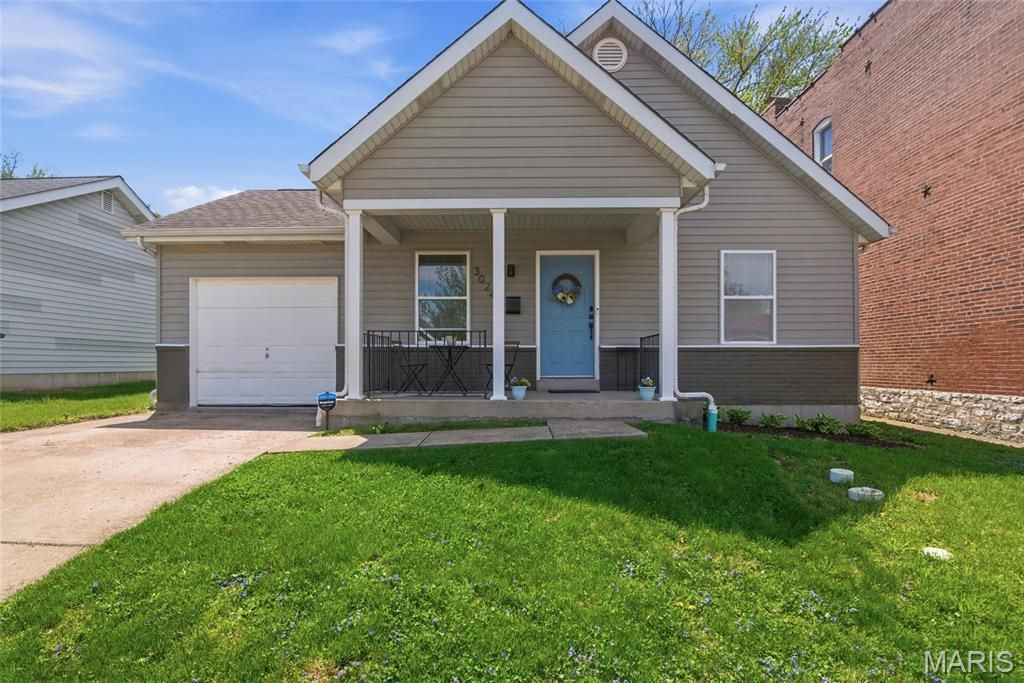 3024 Caroline Street, Saint Louis, MO 63104 Main Photo