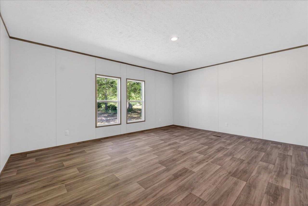 348 Plowground Road Photo 10