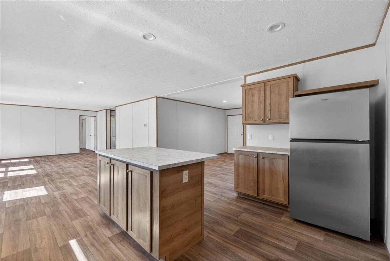 348 Plowground Road Photo 16