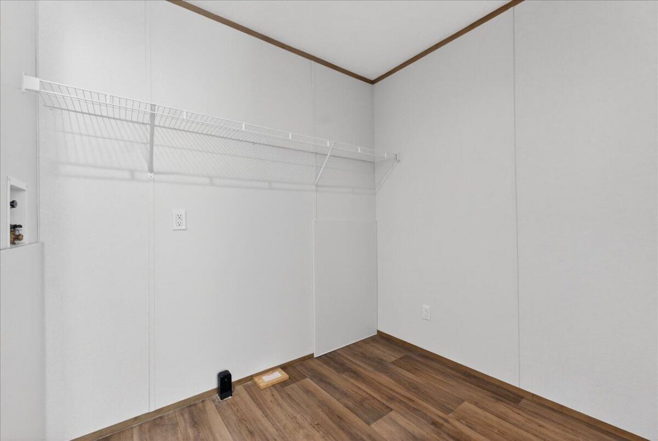 348 Plowground Road Photo 18